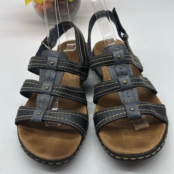 Clarks Black Sandals with White Stitching Size 7 MCS7378P - Picture 2 of 7